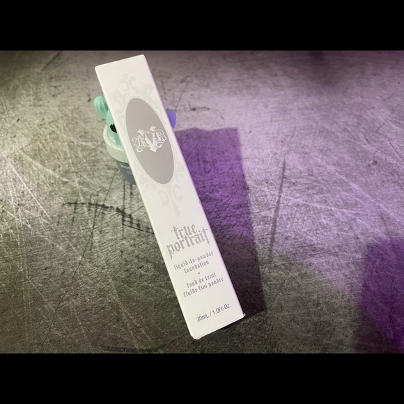 KVD True Portrait Medium Coverage Shake Foundation - Picture 1 of 6